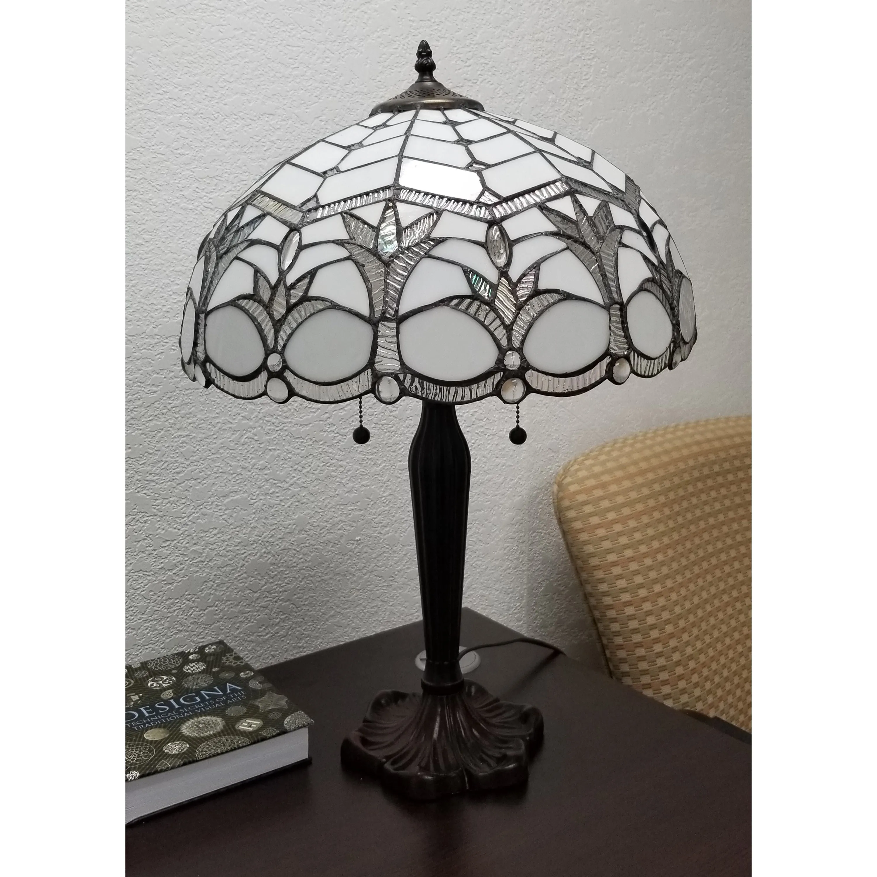 Amora Lighting AM245TL16 Tiffany-style White Table Lamp 23" Tall