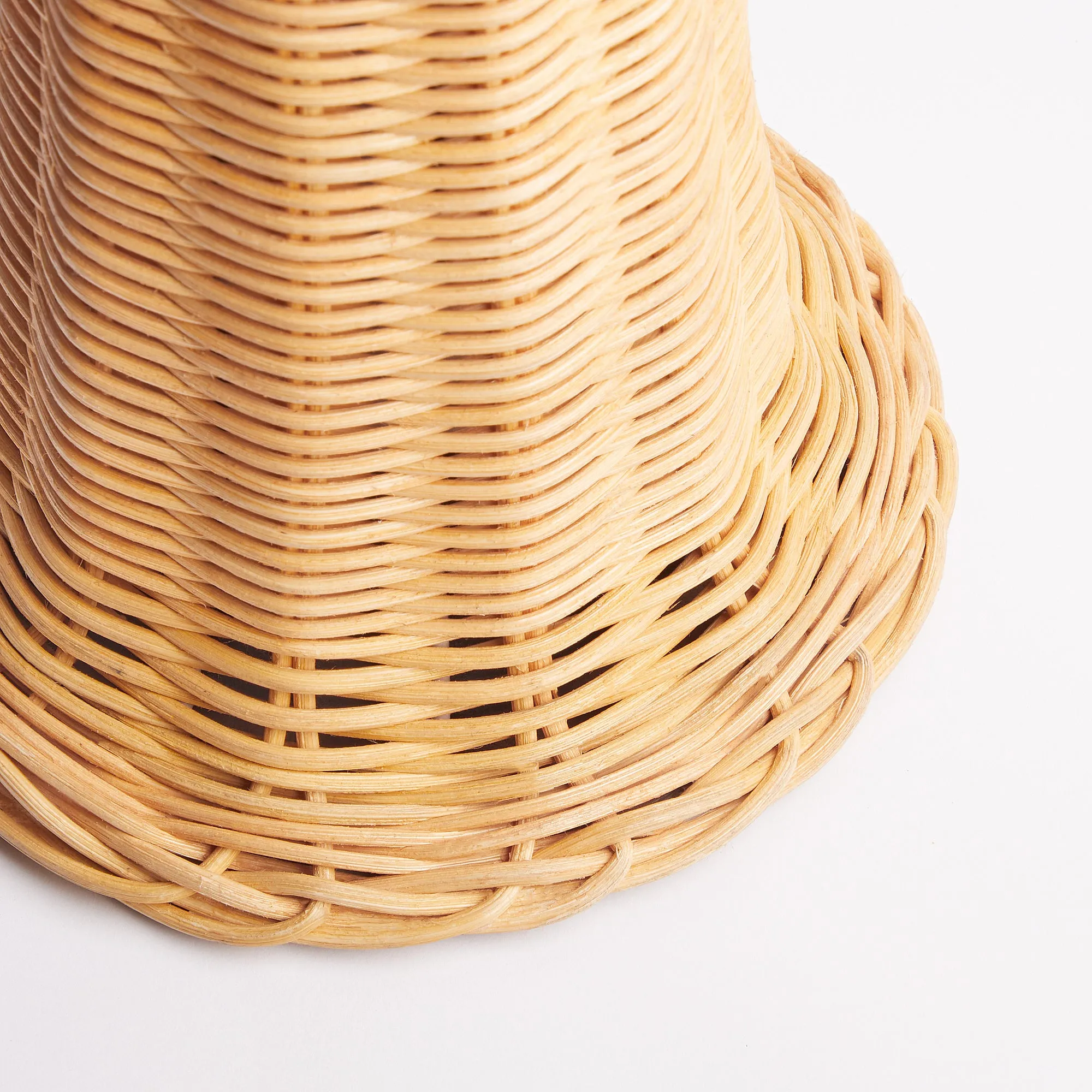 Cornet table lamp in rattan