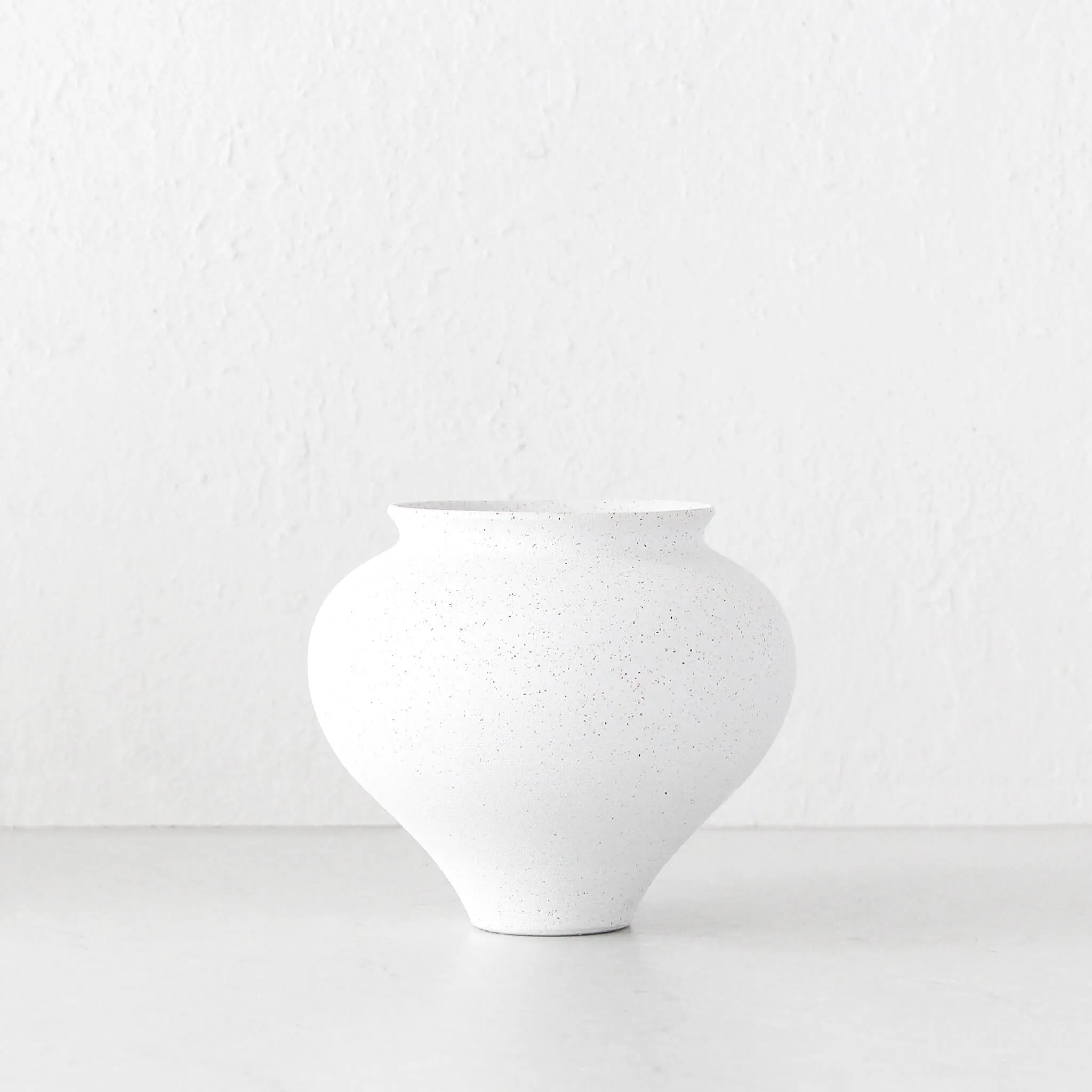 FAIRFAX SPECKLED CERAMIC VASE  |  17CM  |  WHITE   SAND CERAMIC
